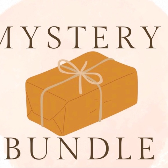 Mystery box contains lip gloss bronzer natural skin care for vegan. Eye color